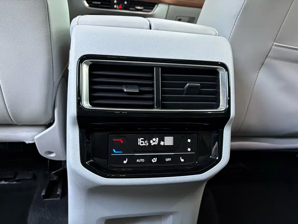 Touron 2022 380TSI four-wheel drive luxury version купить на сайте DeffCars