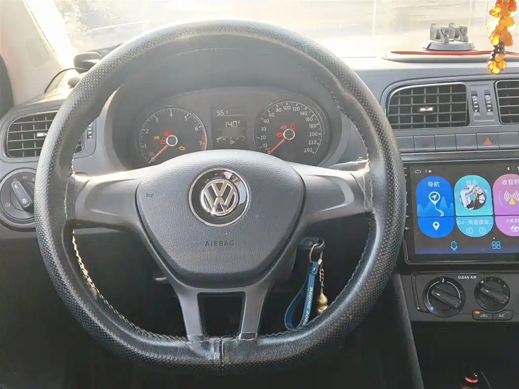 Polo 2016 1.4L manual fashion model купить на сайте DeffCars