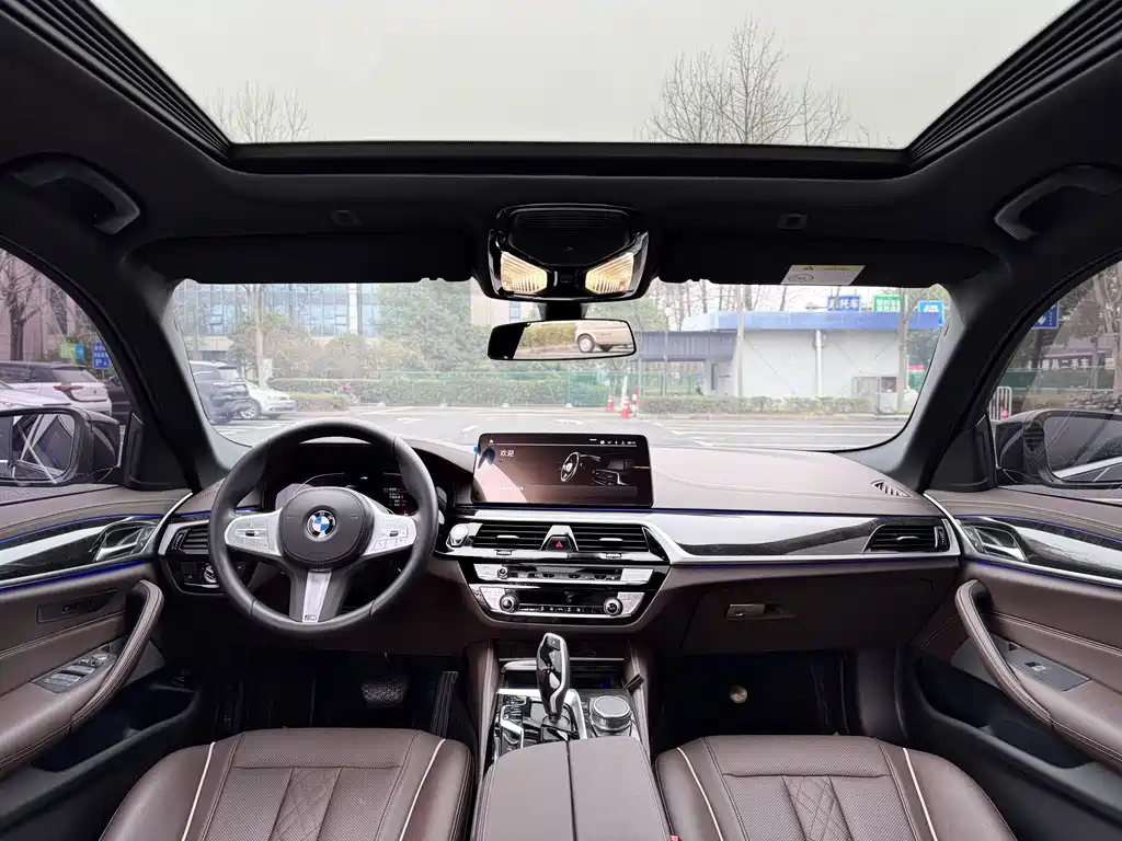 BMW 5 Series 2022 525Li M Sports Package купить на сайте DeffCars