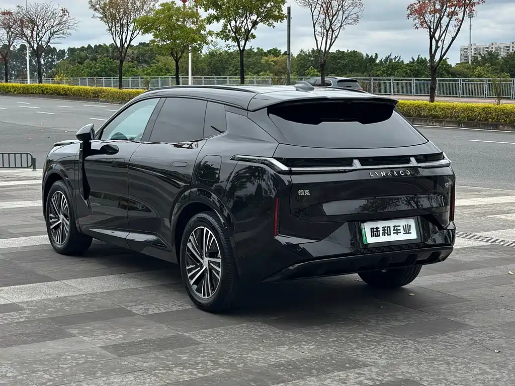 Lynk & Co 08 EM-P 2025 model 120km long battery life Pro купить на сайте DeffCars