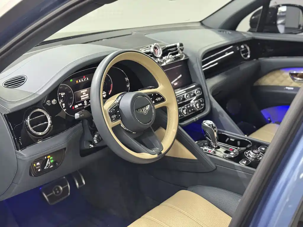 Bentayga 2022 4.0T V8 купить на сайте DeffCars