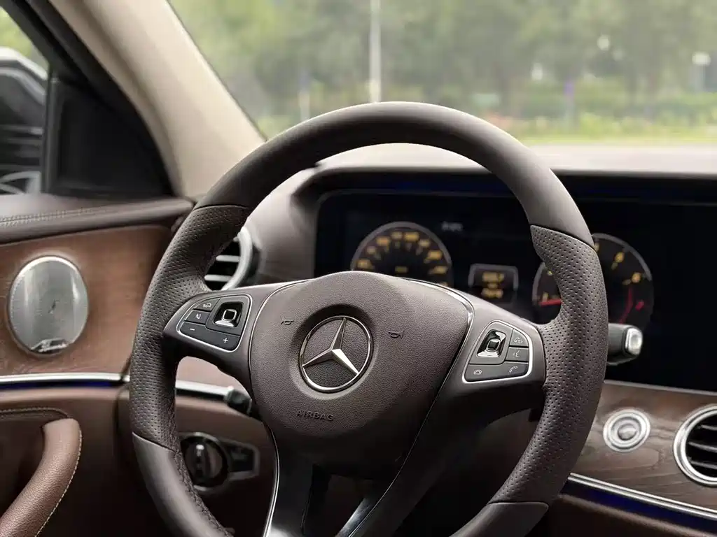 Mercedes-Benz E-Class 2017 E 300 L Luxury Model купить на сайте DeffCars