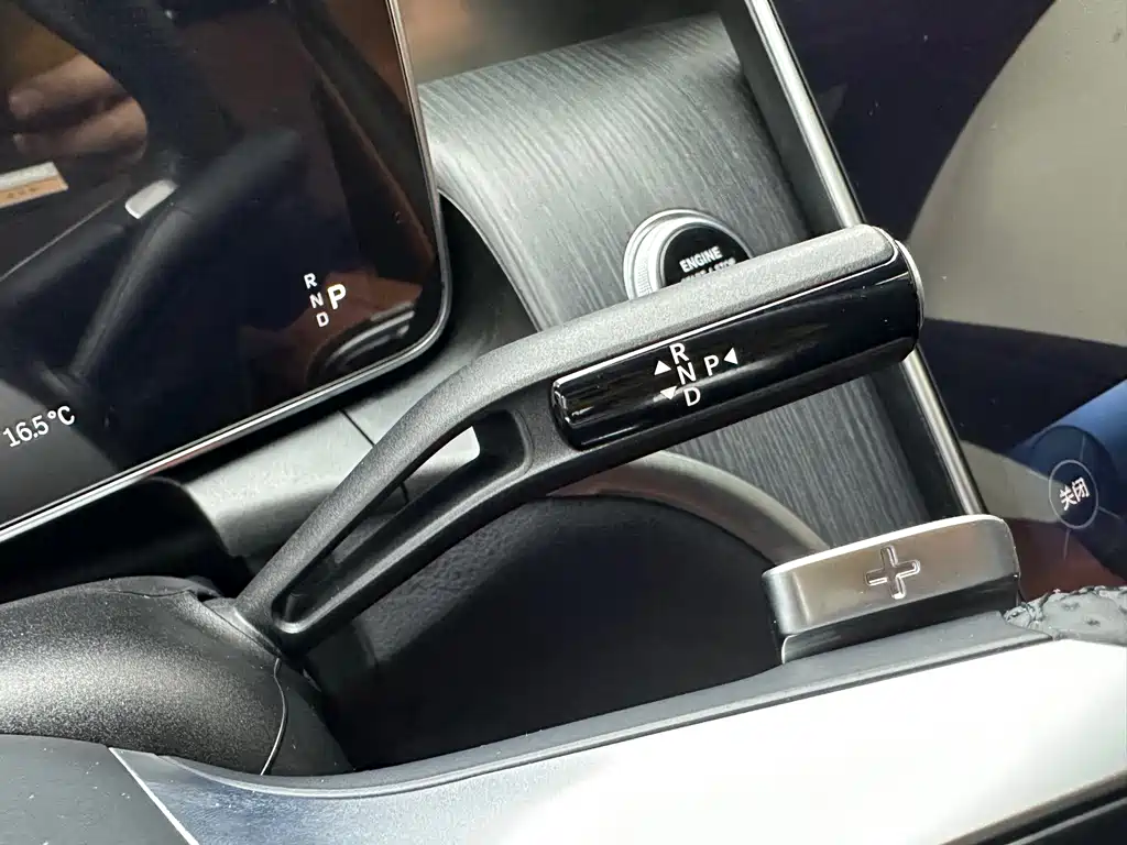 Mercedes-Benz GLC 2024 GLC 260 L 4MATIC luxury model 5 seats купить на сайте DeffCars