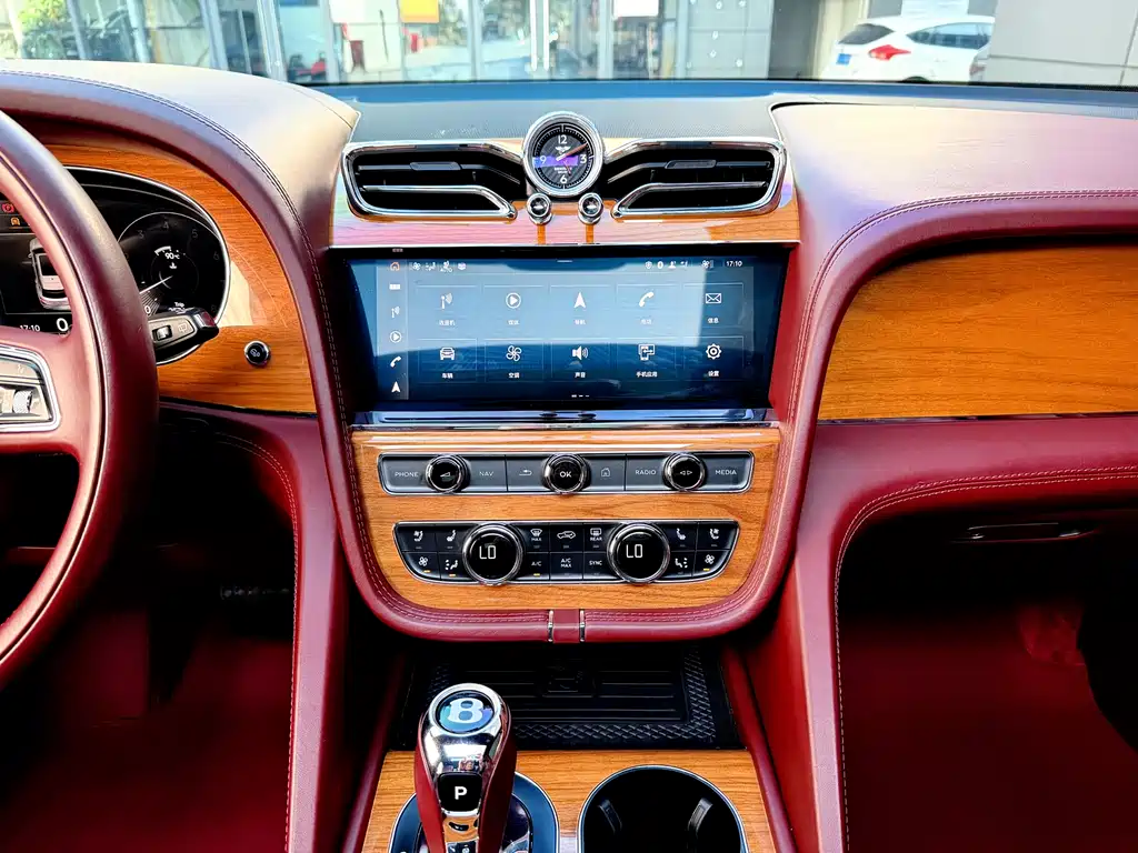 Bentayga 2021 4.0T V8 купить на сайте DeffCars