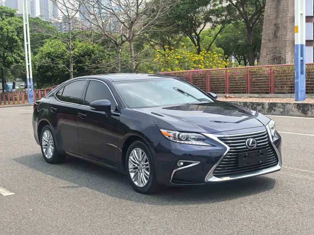 Lexus ES 2015 200 Elite Edition купить на сайте DeffCars
