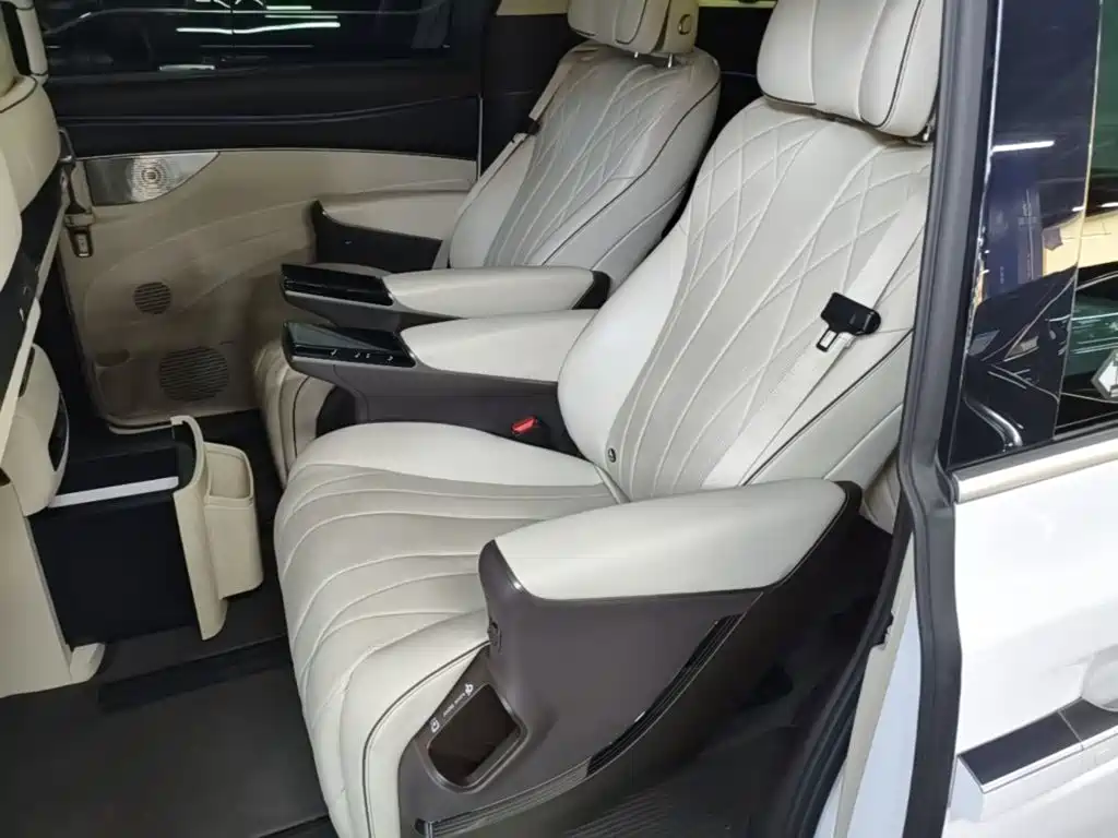 Denza D9 2024 DM-i 980 four-wheel drive premium model купить на сайте DeffCars