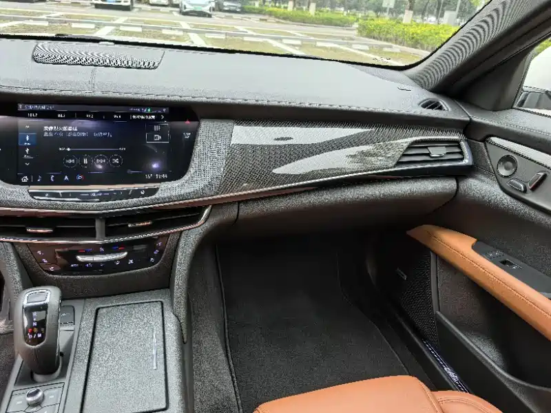 Cadillac CT6 2019 28T luxury model купить на сайте DeffCars
