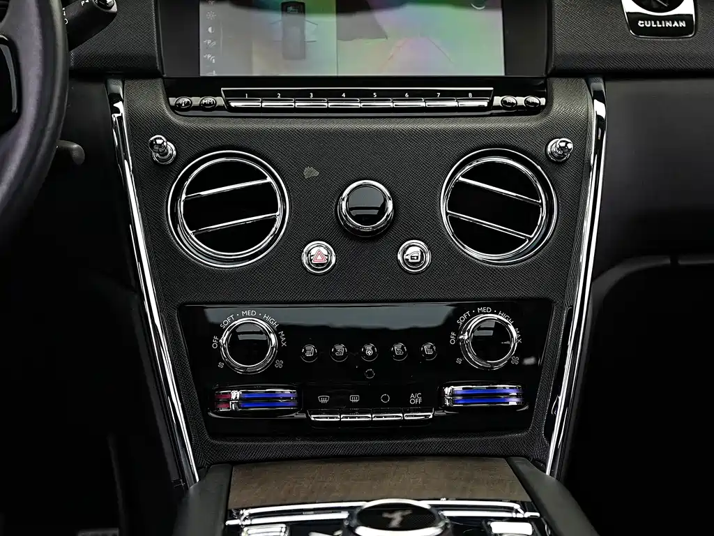 Cullinan 2018 four-seat version купить на сайте DeffCars