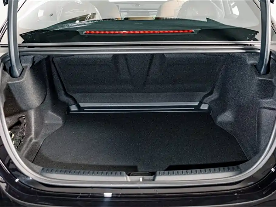 Mercedes-Benz E-Class 2026 E 300 L Luxury Model купить на сайте DeffCars
