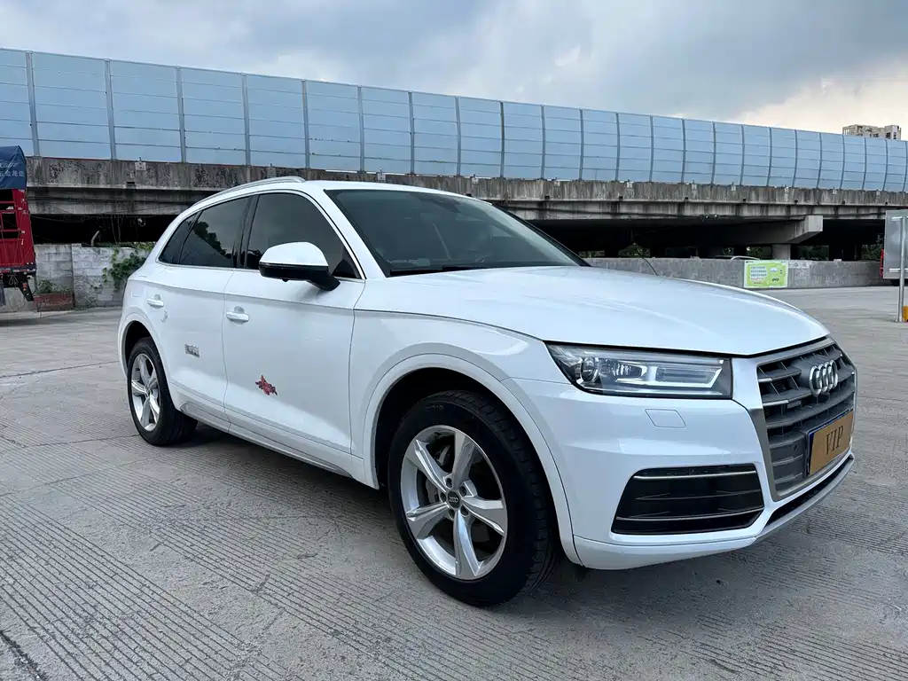 The Audi Q5L 2020 40 TFSI is an enterprising model купить на сайте DeffCars