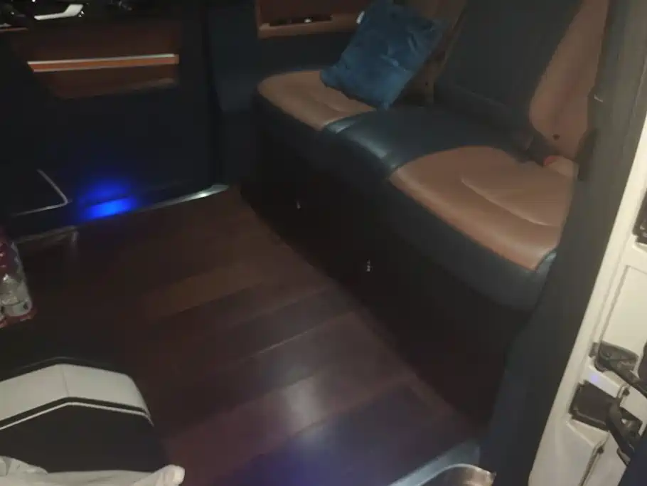LEVC TX 2022 TX5 extended range urban living room version купить на сайте DeffCars