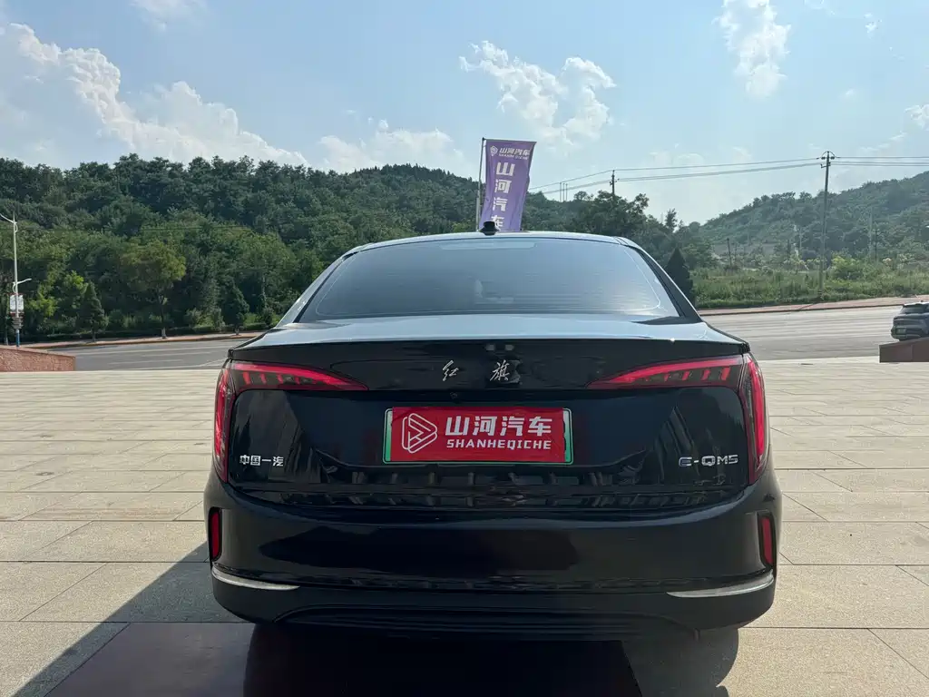 Red Flag Hongqi E-QM5 2022 431km Charging Fun Edition купить на сайте DeffCars
