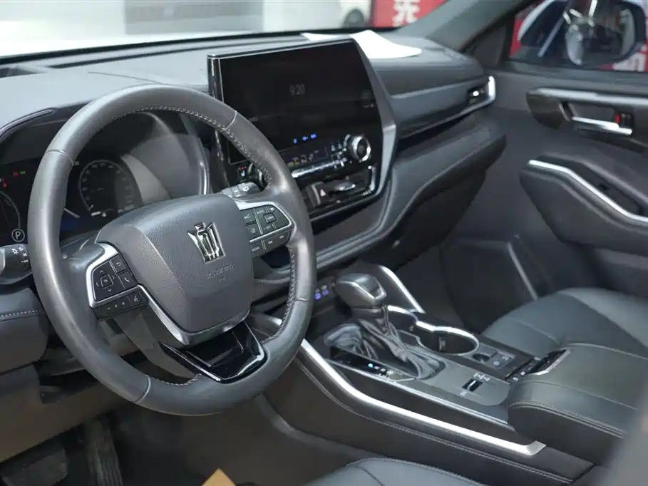 Crown Lufang 2022 2.5L HEV four-wheel drive premium version купить на сайте DeffCars