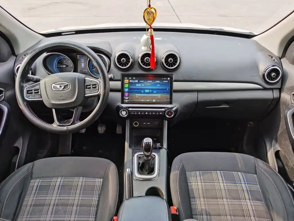 Kaiyi V3 2016 1.5L Manual Smart Link II Navigation Edition купить на сайте DeffCars