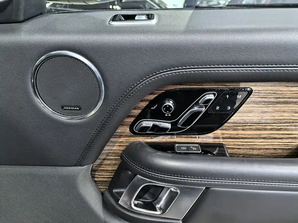Range Rover 2019 3.0 SC V6 Legendary Extended Edition купить на сайте DeffCars