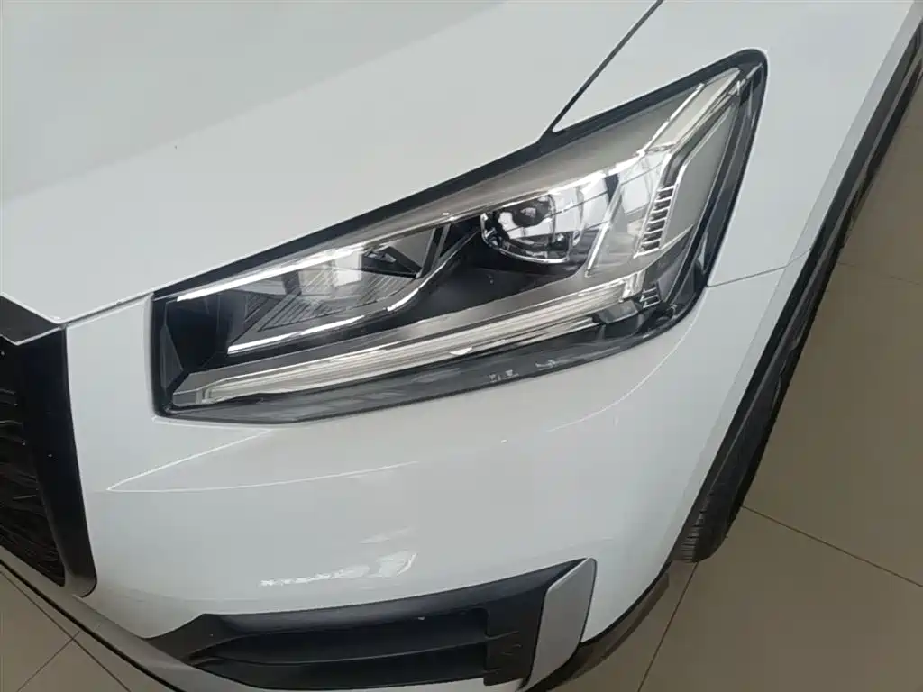 Audi Q2L 2018 35 TFSI Fashionable and Dynamic National VI купить на сайте DeffCars