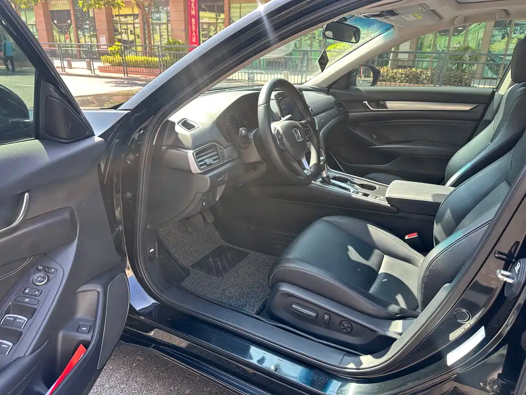 Accord 2018 260TURBO Premium Edition National V купить на сайте DeffCars