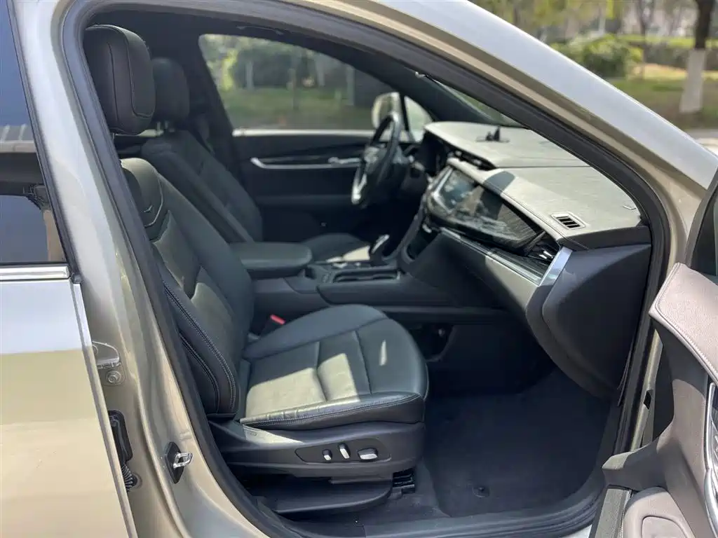 Cadillac XT6 2021 2.0T six-seat four-wheel drive luxury model купить на сайте DeffCars