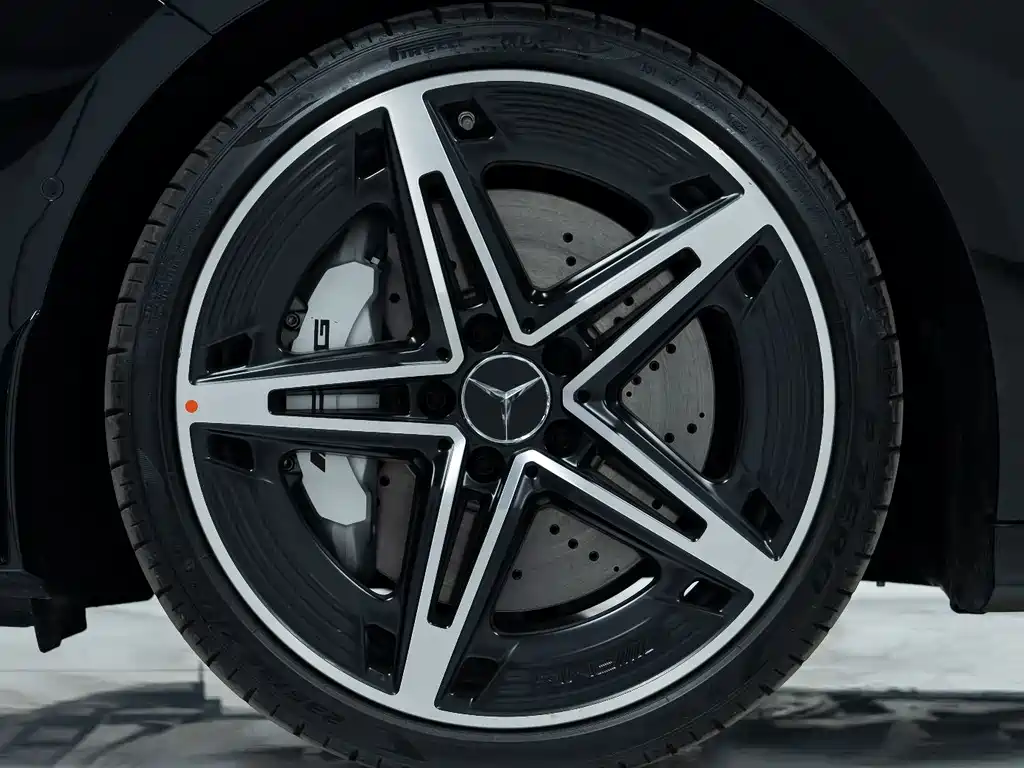 Mercedes-Benz A-Class AMG 2025 facelift AMG A 35 L 4MATIC купить на сайте DeffCars