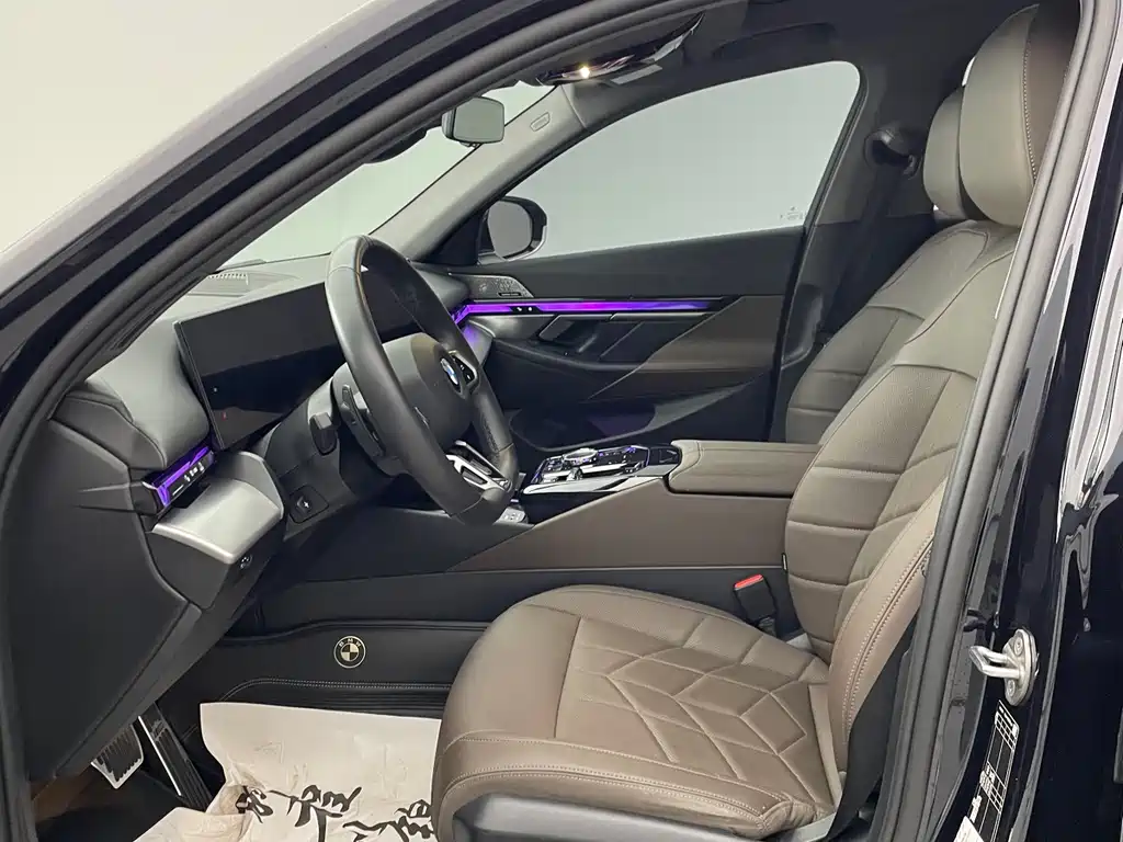 BMW 5 Series 2024 530Li Leading M Sports Package купить на сайте DeffCars
