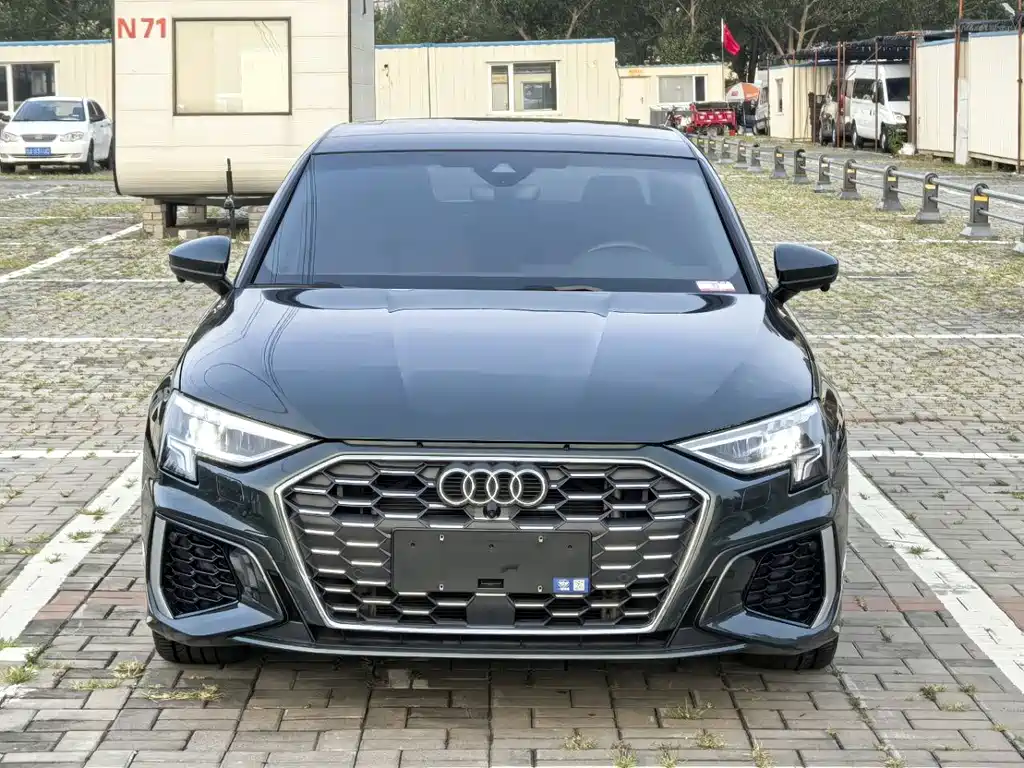 Audi A3 2023 A3L Limousine 35 TFSI fashionable and sporty купить на сайте DeffCars