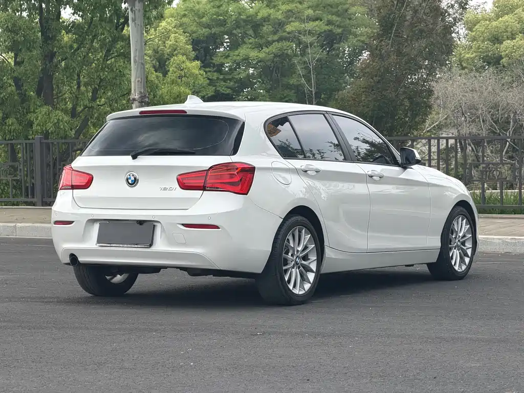 BMW 1 Series imported 2015 120i leading model купить на сайте DeffCars