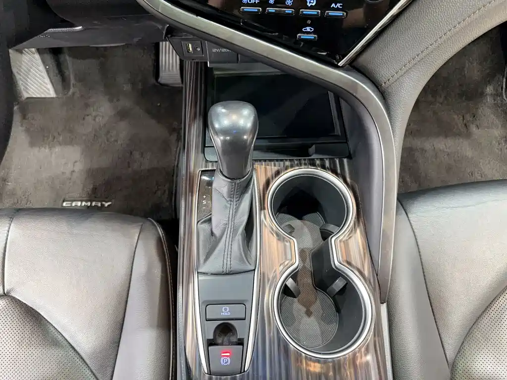 Camry 2018 2.0G Deluxe Edition купить на сайте DeffCars