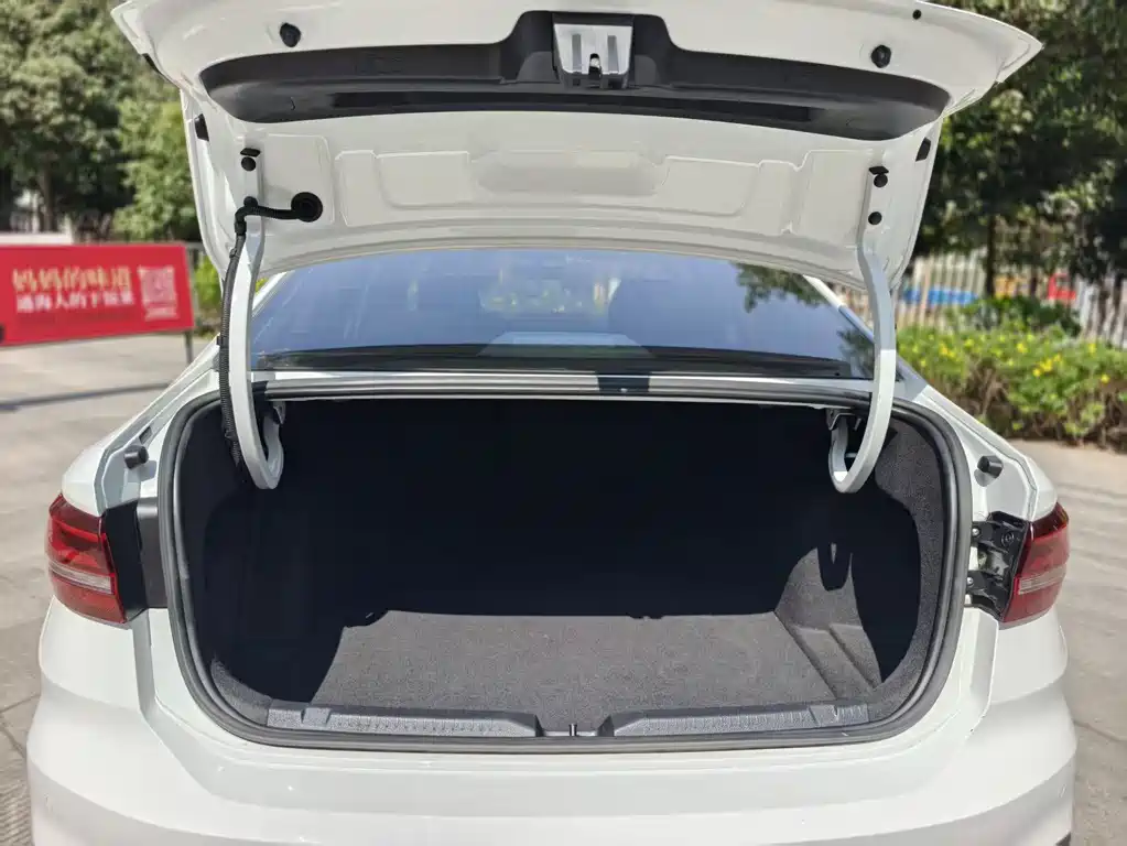 Lavida 2024 1.5L automatic Deyi version купить на сайте DeffCars