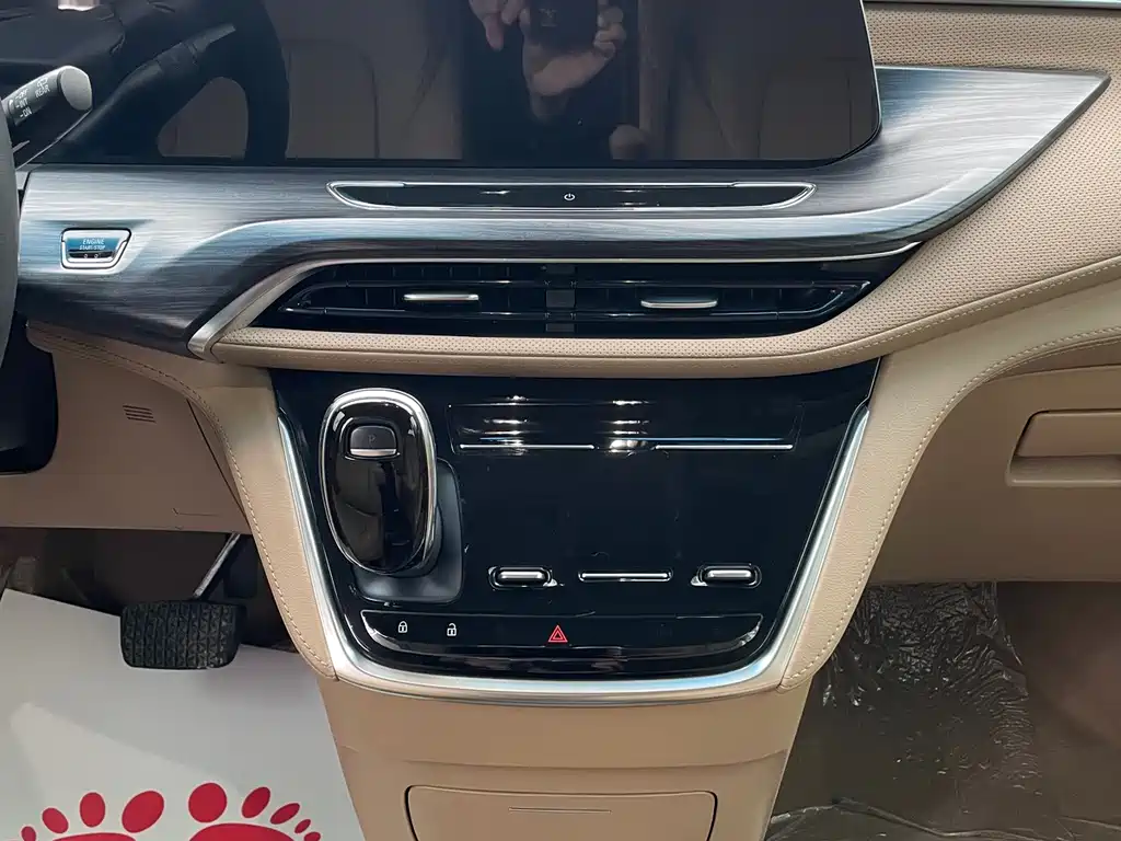Buick GL8 2020 ES Lu Zun 653T luxury model купить на сайте DeffCars