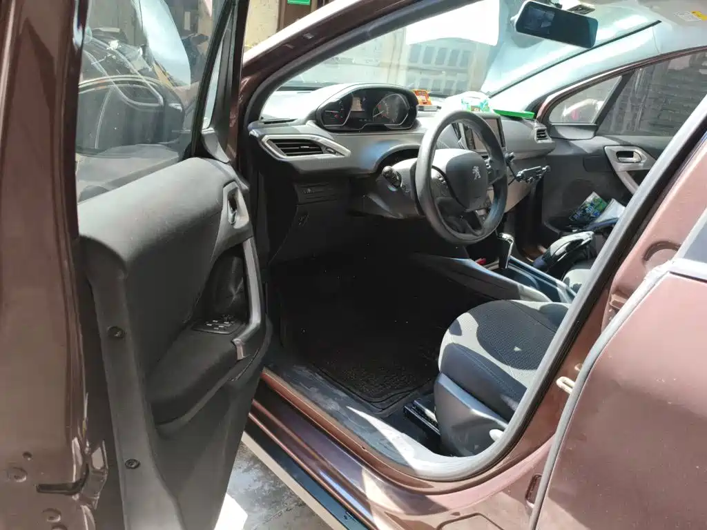 Peugeot 2008 2014 1.6L Automatic Fashion Edition купить на сайте DeffCars