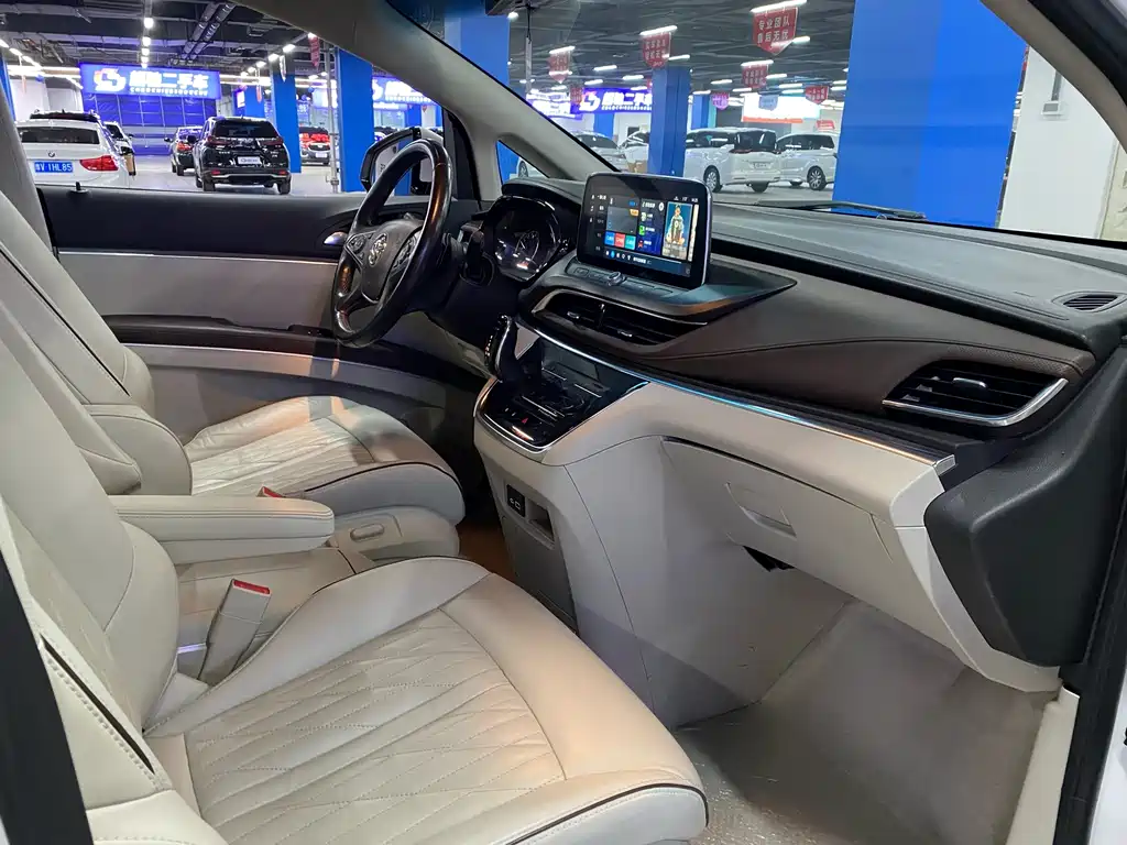 Buick GL8 2022 land business class 652T premium type купить на сайте DeffCars