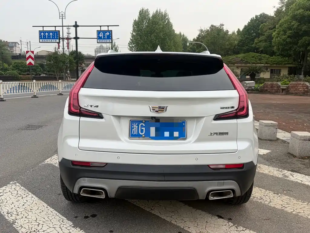 Cadillac XT4 2018 28T two-wheel drive leading model купить на сайте DeffCars