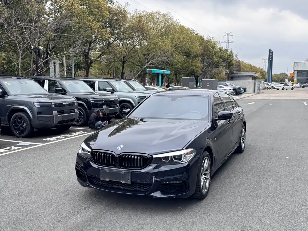BMW 5 Series 2018 525Li Luxury Package купить на сайте DeffCars