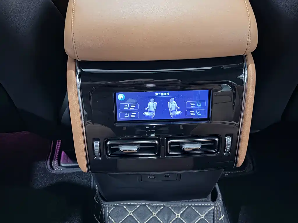 Aviator 2024 3.0T V6 four-wheel drive Presidential Edition six seats купить на сайте DeffCars
