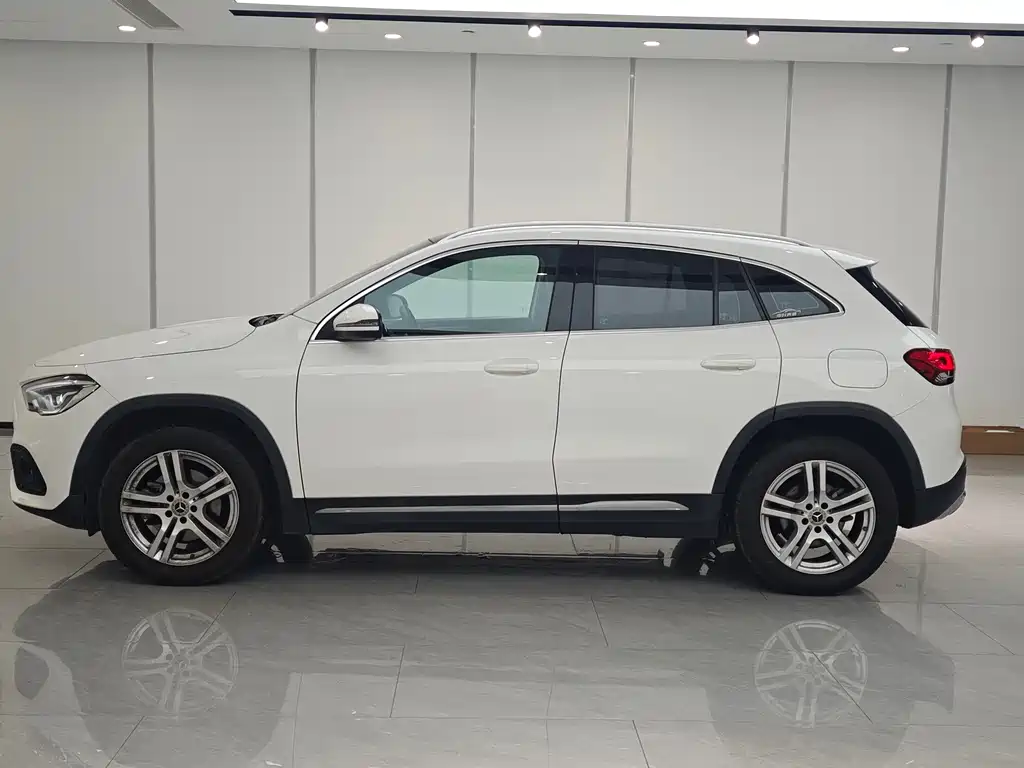 Mercedes-Benz GLA 2023 GLA 200 купить на сайте DeffCars