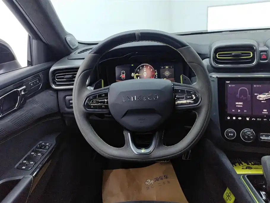 Lynk & Co 03 2022 03+ 2.0TD automatic wind control version купить на сайте DeffCars