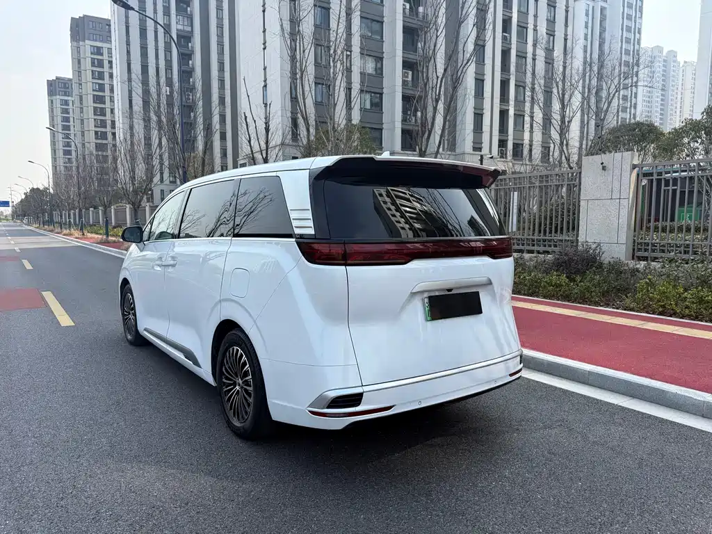 Denza D9 2022 DM-i 945 luxury model купить на сайте DeffCars