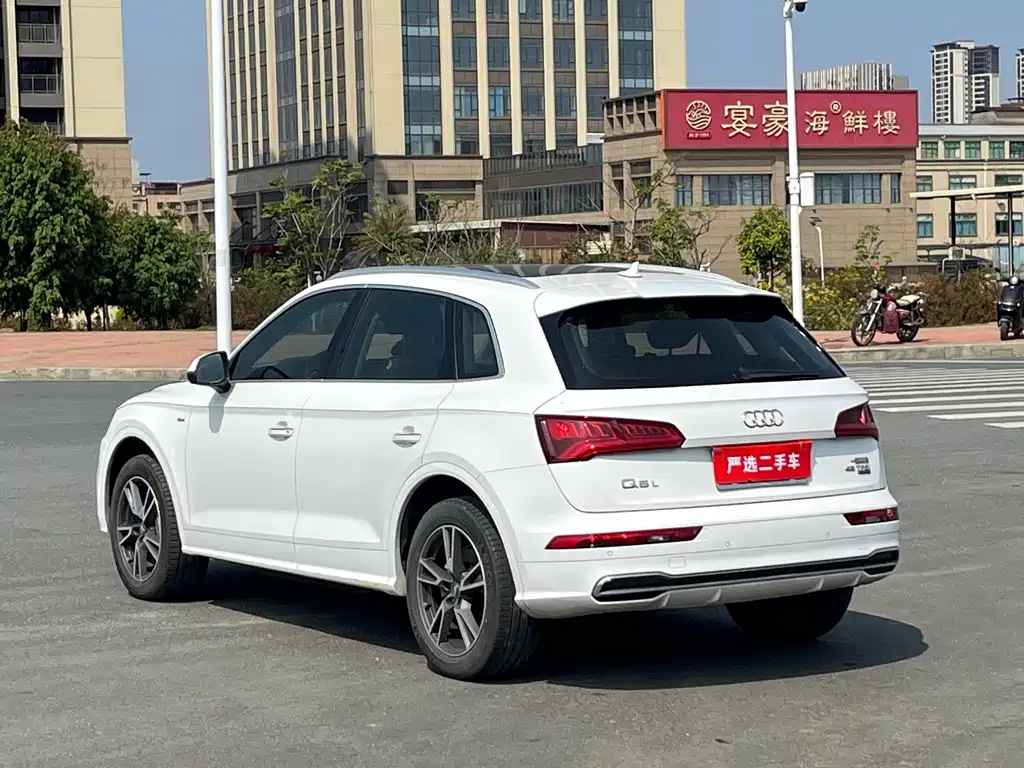 Audi Q5L 2018 45 TFSI Exclusive Fashion Model National VI купить на сайте DeffCars