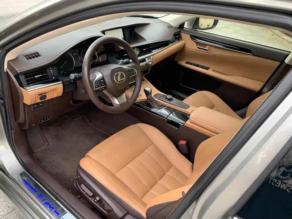 Lexus ES 2015 300h Comfort Edition купить на сайте DeffCars