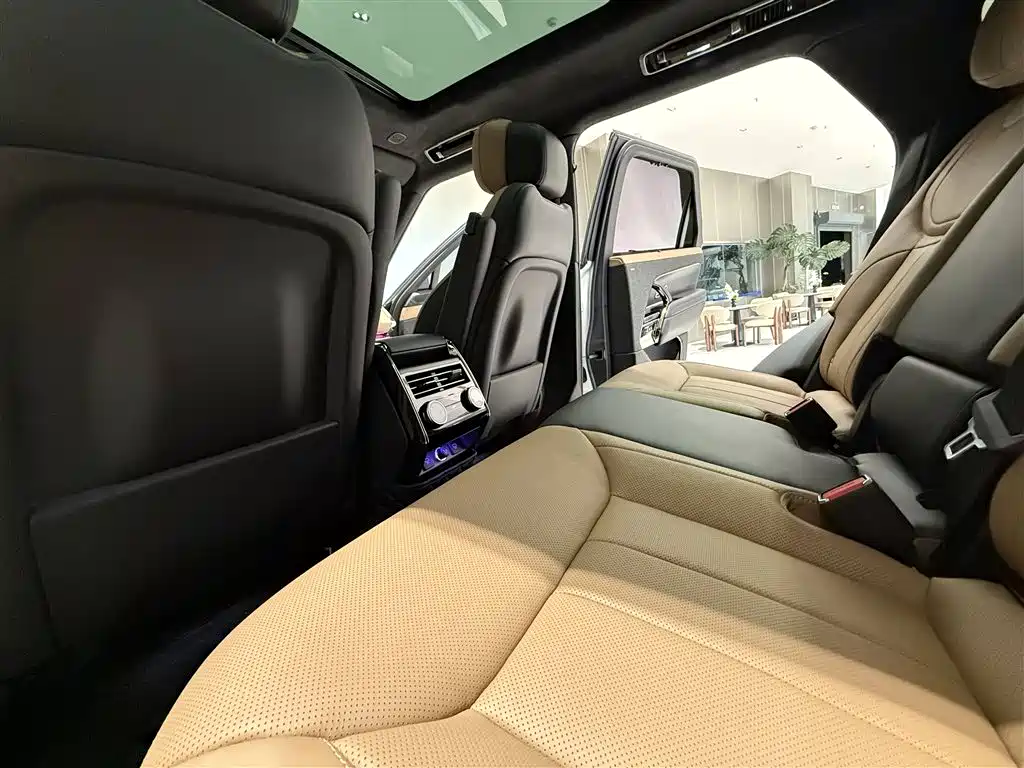 Range Rover Sport 2024 400PS Model Edition купить на сайте DeffCars