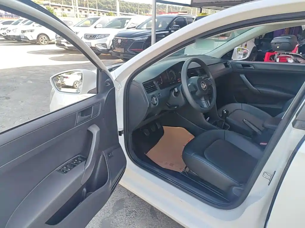 SANTANA 2015 1.6L Manual Fashion Edition купить на сайте DeffCars