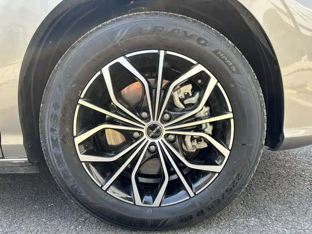 Roewe iMAX8 New Energy 2025 1.5T DMH Lu Zun Luxury Edition купить на сайте DeffCars