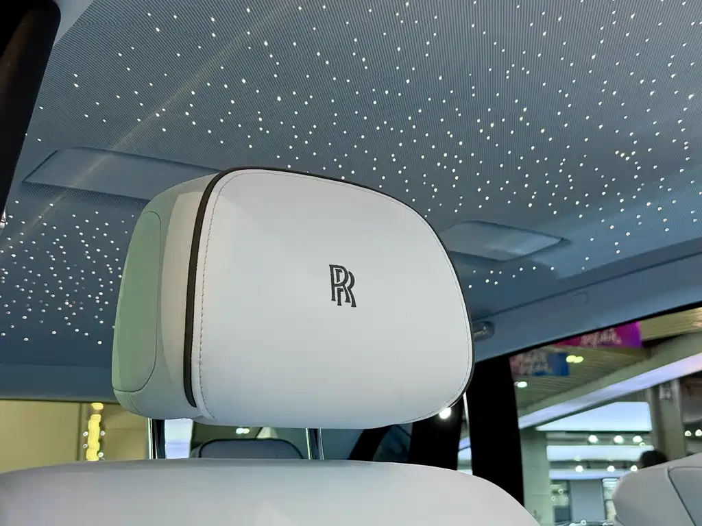Phantom 2018 6.7T long wheelbase version купить на сайте DeffCars