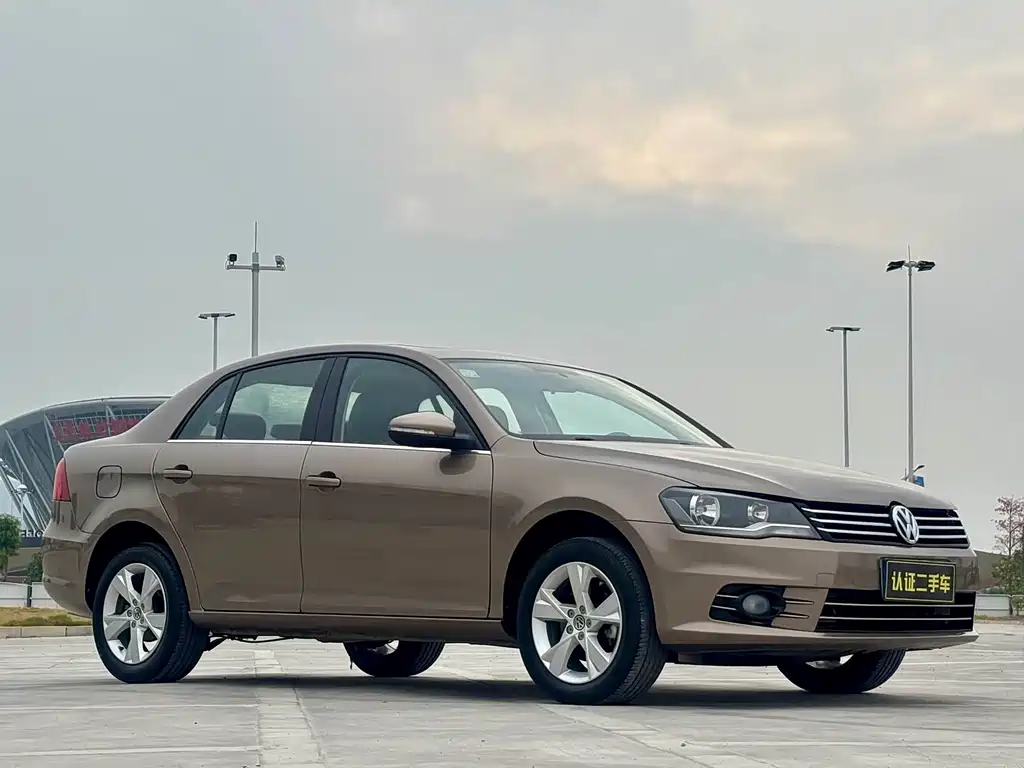 Bora 2014 1.6L manual comfort type купить на сайте DeffCars