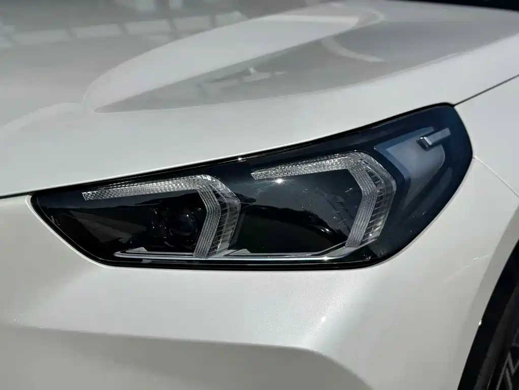 BMW X1 2023 sDrive25Li X Design Package купить на сайте DeffCars
