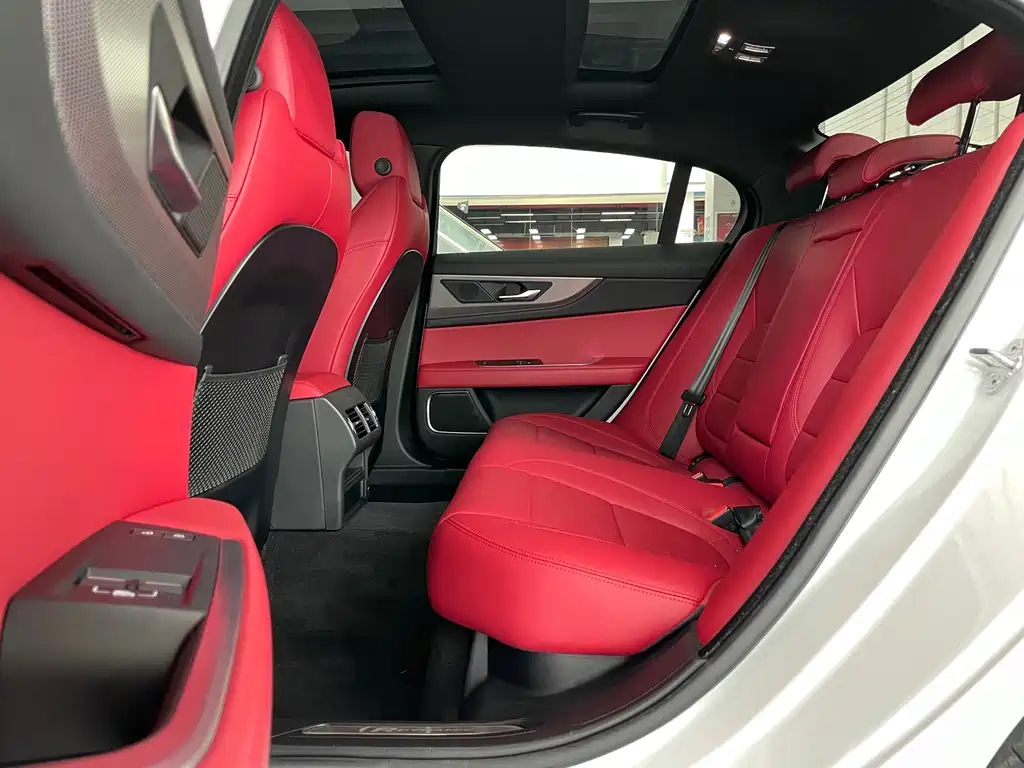 Jaguar XEL 2021 2.0T 250PS R-DYNAMIC S Advanced Sports Edition купить на сайте DeffCars