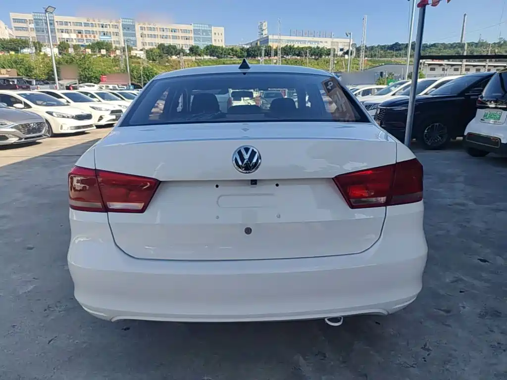 SANTANA 2015 1.6L Manual Fashion Edition купить на сайте DeffCars