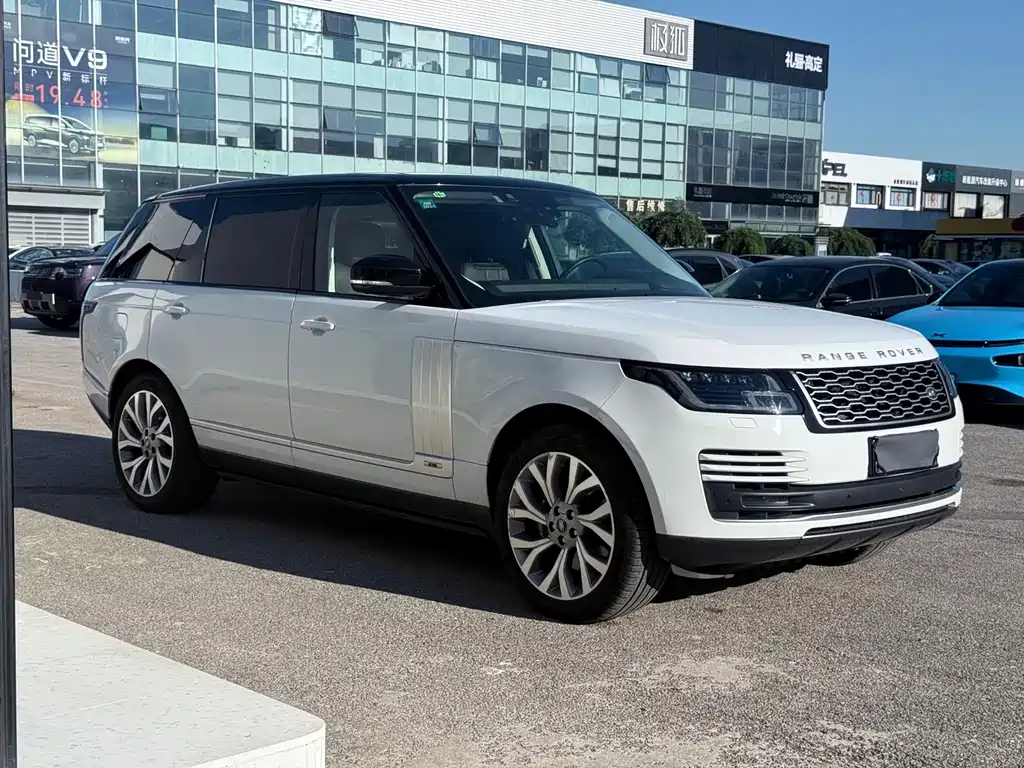 Range Rover 2021 3.0 L6 Legacy Extended Classic Edition купить на сайте DeffCars