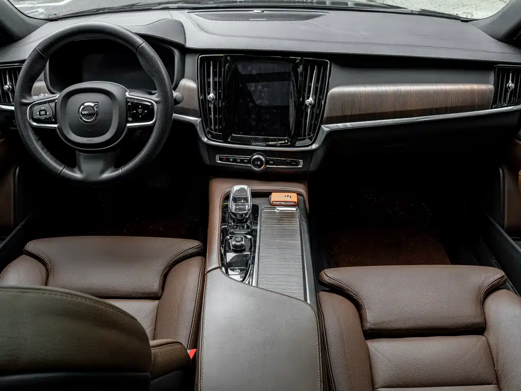 Volvo S90 2023 B5 Zhiyuan Luxury Edition купить на сайте DeffCars