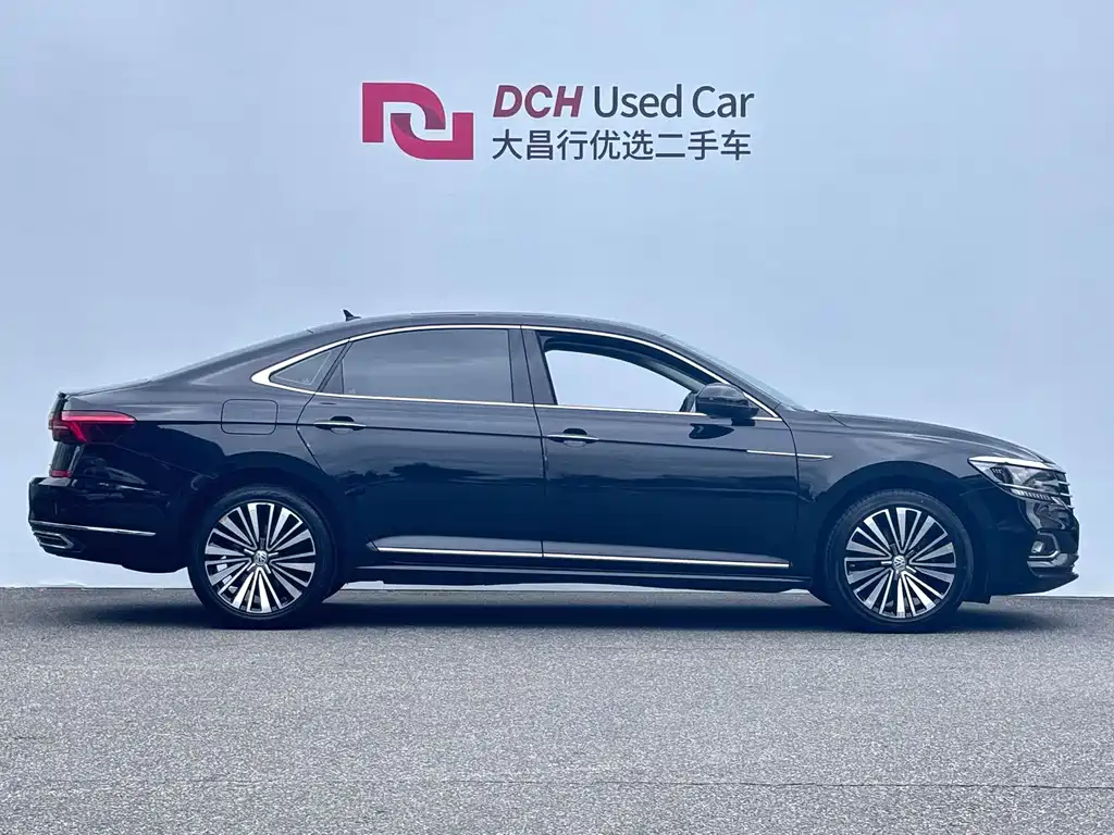 Passat 2019 330TSI Premier Edition National V купить на сайте DeffCars